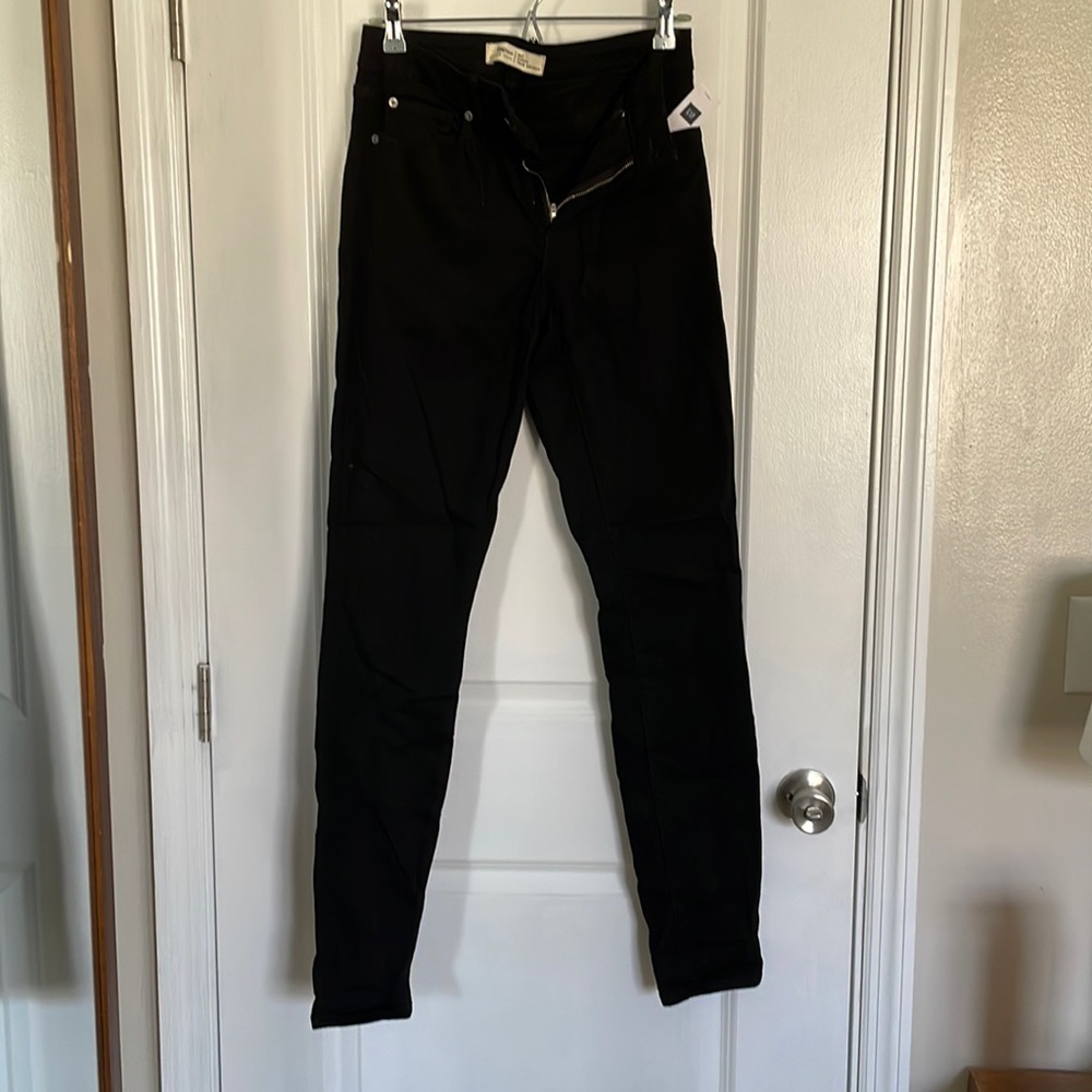 Gap Women’s Black Jeans - Size 28T - NWT